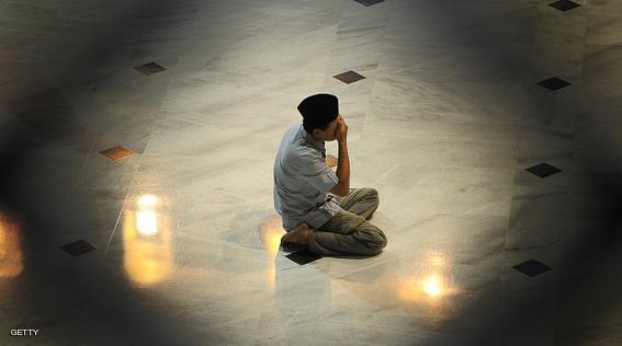 SURABAYA, INDONESIA - JUNE 17: An Indonesian Muslim prays in the first Tarawih as Muslims begin fasting for Ramadan at Al-Akbar Mosque on June 17, 2015 in Surabaya, Indonesia. Muslims worldwide observe Ramadan, the ninth month of the Islamic calendar which is marked by a holy month of fasting, prayer, and recitation of the Quran.  (Photo by Robertus Pudyanto/Getty Images)