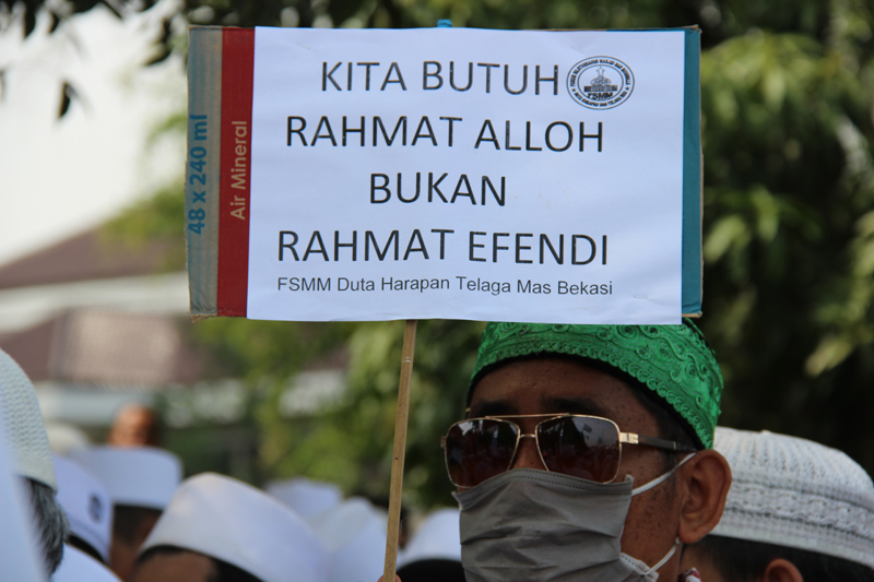 Ribuan Umat Islam Bekasi: Kita Butuh Rahmat Alloh, Bukan Rahmat Effendi