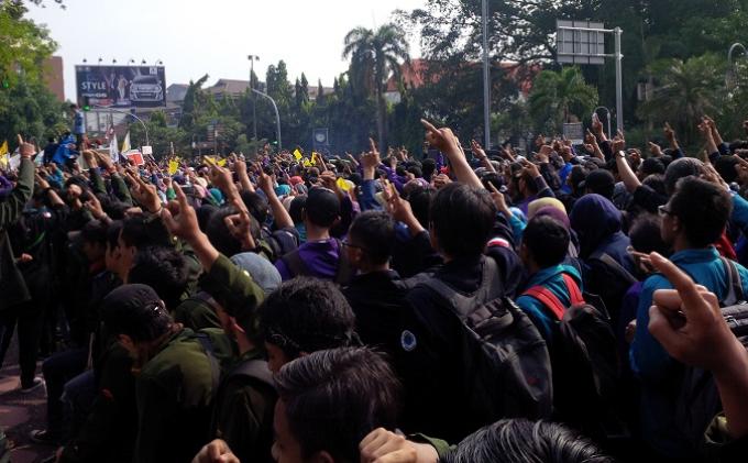 Pagi Ini BOMM Sambangi Istana Tuntut Jokowi-JK Mundur