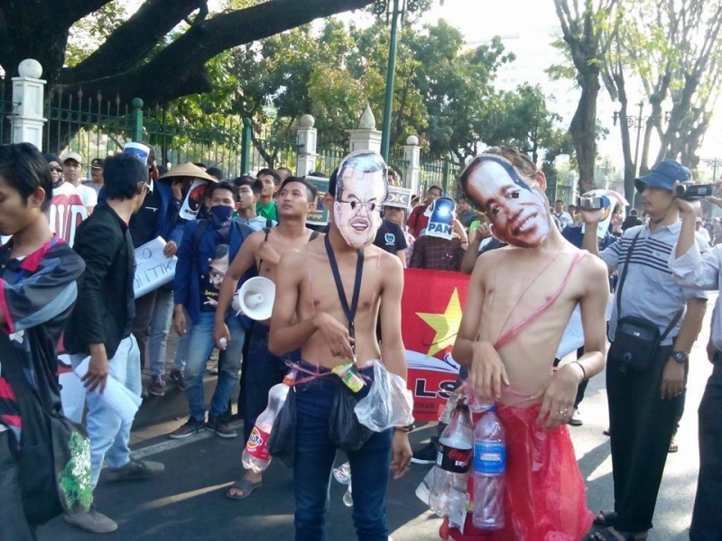 Demonstran: "Segera Turunkan Jokowi-JK!"
