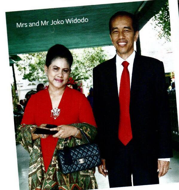 Jokowi Sindir Orang Indonesia Yang Gemar Produk Impor, Lupa Isterinya Pakai Tas Channel dan anak Sekolah di Singapura