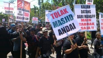 Masjid Legal (Kembali) Ditolak di Irian Barat