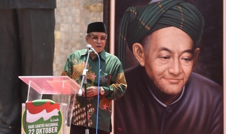 Kaum Liberal Hilangkan Jenggot Foto KH. Hasyim Asy'ari di Perayaan Hari Santri Nasional