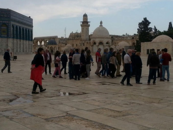 Penodaan Al Aqsha - turis asing 1