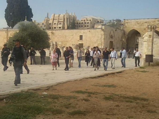 Penodaan Al Aqsha - turis asing 2
