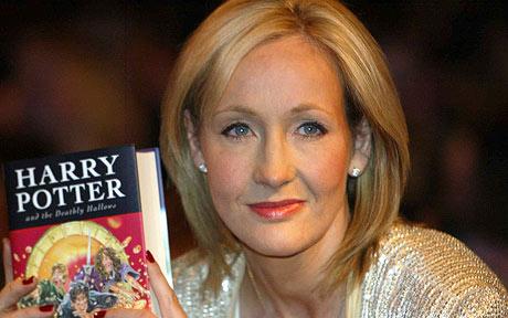 JK. Rowling: Donald Trump Lebih Parah Dari Voldemort