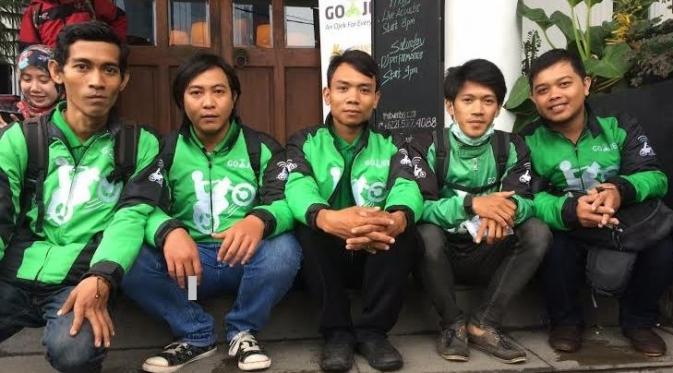 Driver Go Jek: Boleh Dilarang, Tapi Berikan Kami Kerja!