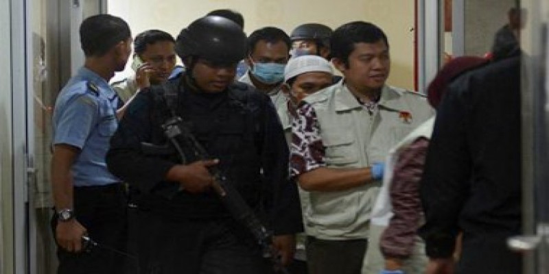 KPK Plus Brimob Bersenjata Lengkap Takut Geledah Kantor Ahok