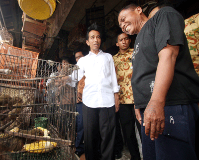 Jokowi Harusnya Tutup Pasar Yang Jual Satwa Langka, Bukan Malah Belanja Disana