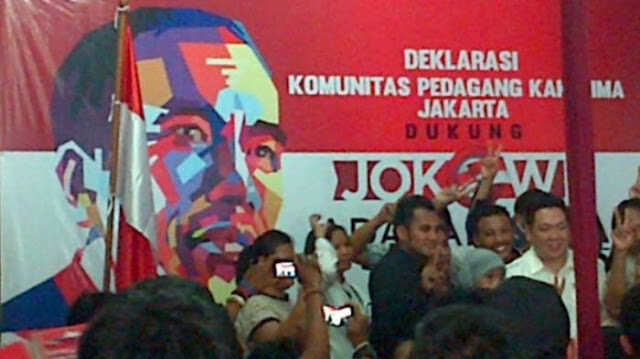 Saat Kampanye Jokowi Seolah Perhatian, Namun Ketika Jadi Presiden Justru Membunuh Pedagang Kaki Lima