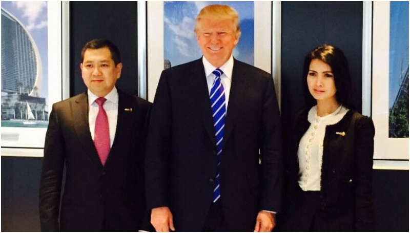 Donald-Trump-diapit-Hary-Tanoe-dan-istrinya-Liliana-Tanaja-2-1