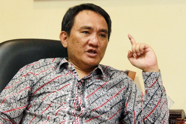 Andi Arief: KPK-Polisi Diadu Domba, Parpol Diadu-Domba, TNI Juga, Jokowi Itu Presiden Atau Penggembala Sih?