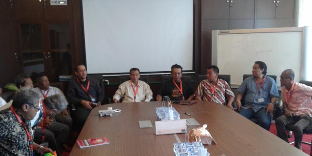 Warga Luar Batang Pasang Badan Bela Yusril: "Ahok Yang Tukang Bohong!"