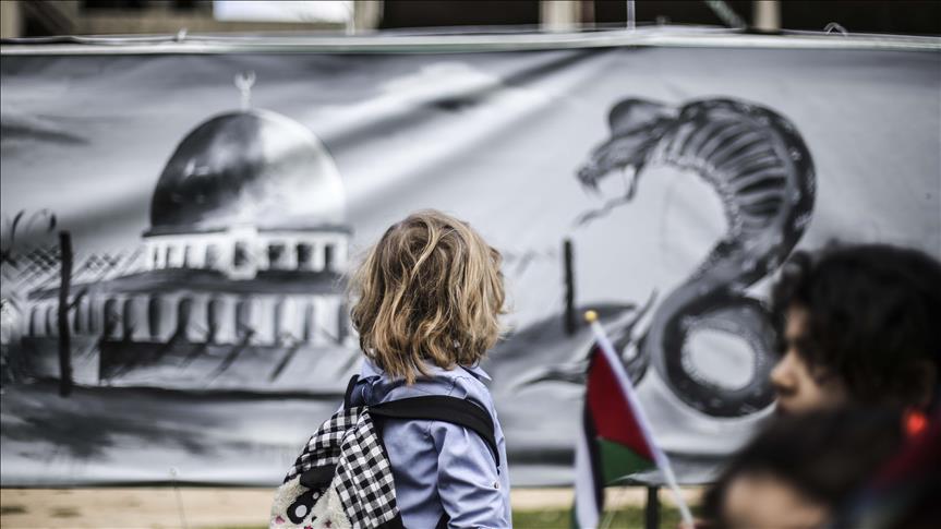 Grafiti Seniman Gaza