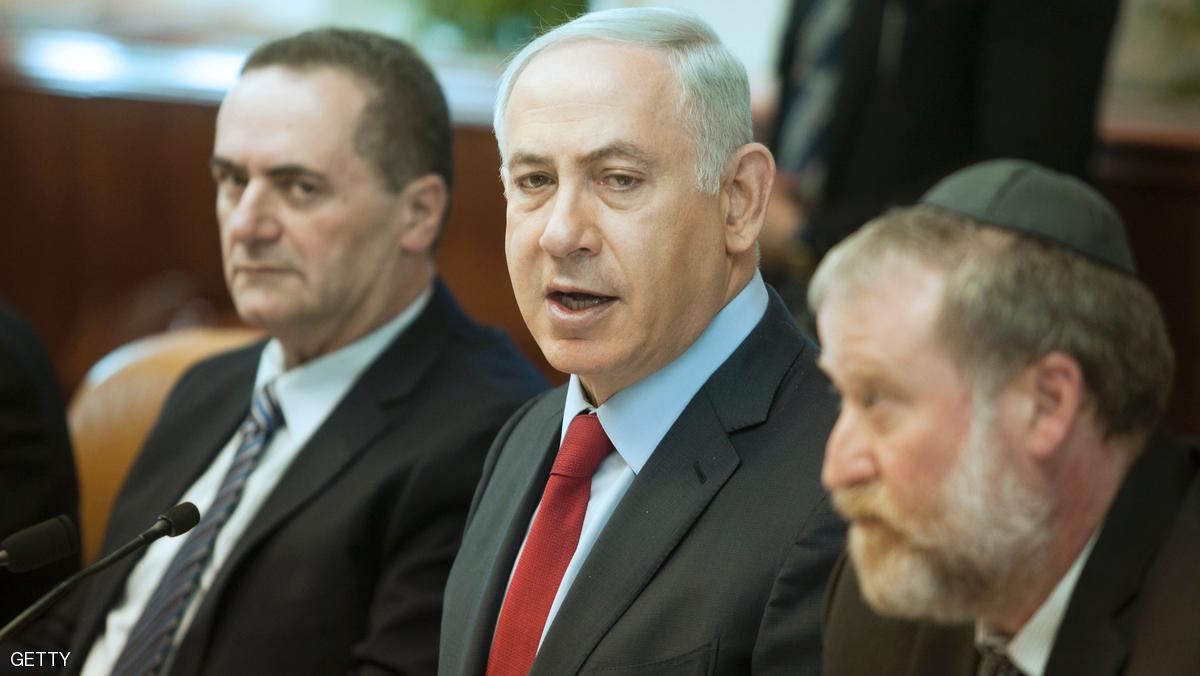 Israeli Prime Minister Benjamin Netanyahu (C) chairs the weekly cabinet meeting at the PM's office in Jerusalem, on January 17, 2016. Prime Minister Benjamin Netanyahu warned Iran that Israel would not allow it to obtain nuclear weapons, after sanctions were lifted under Tehran's historic nuclear deal with global powers. "Israel's policy has been and will remain exactly what has been followed: to not allow Iran to acquire nuclear weapons," Netanyahu said during a cabinet meeting, according to his office.  / AFP / POOL / Dan Balilty        (Photo credit should read DAN BALILTY/AFP/Getty Images)