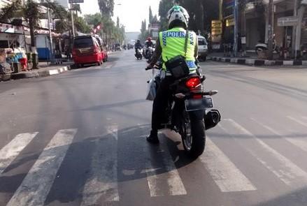 polisi 2