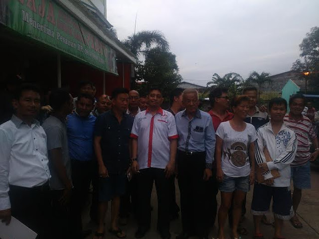 Ratusan Warga Keturunan Cina Melawan Ahok