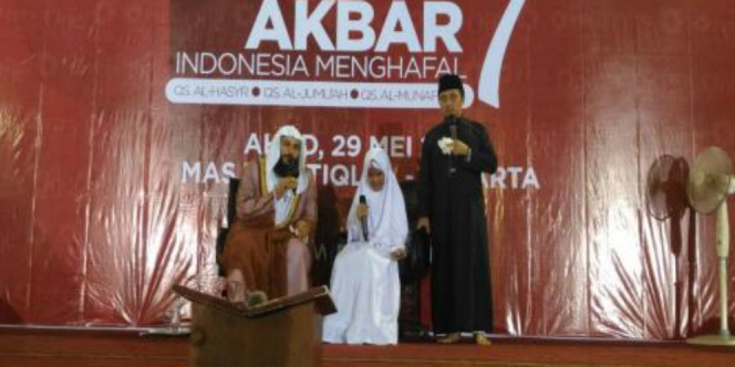 Remaja Tunanetra Ini Menjadi Hafal Al-Qur'an di Usia 16 Tahun