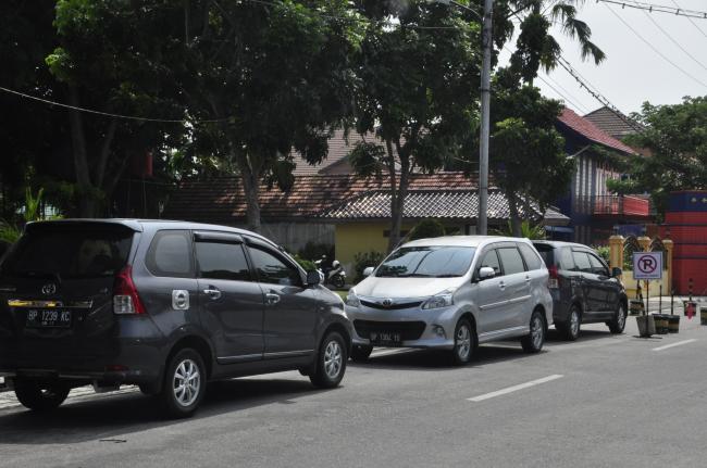 Salah Satu Solusi Kemacetan: Punya Mobil Wajib Punya Garasi!