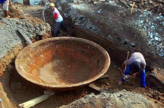 Wajan Raksasa di Kutoarjo Itu Buatan Jin Peninggalan Kerajaan Saba?