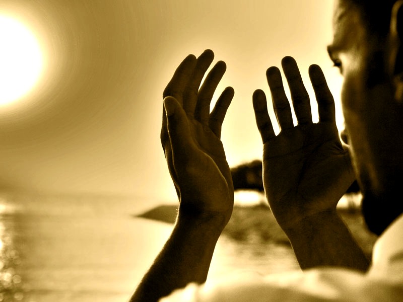 Arti-Mimpi-Berdoa-Bersama-Sambil-Menangis