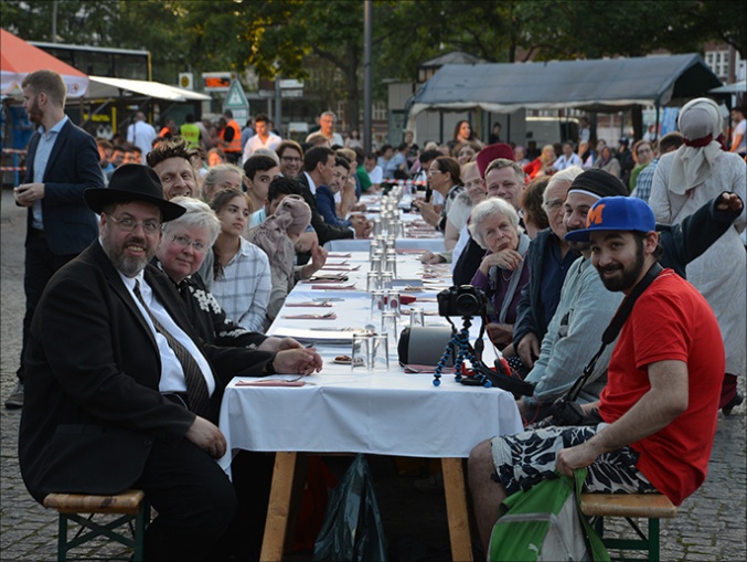Iftar Di Jerman-Yahudi Jerman juga ikut hadir