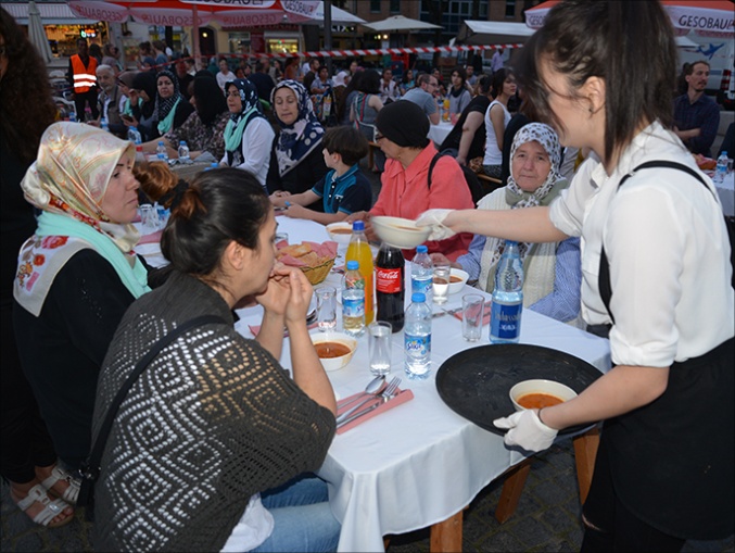 Iftar Di Jerman-warga Turki di jerman