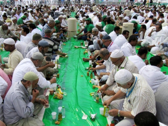 Mekkah - suasana buka di Masjidil Haram