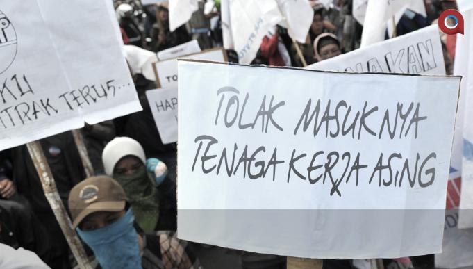 Sejuta PNS Dipecat, Jutaan Buruh di-PHK, Jokowi Malah Impor Pekerja Dari Cina