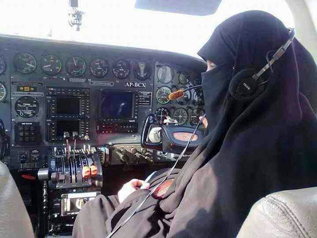 Shahnaz Laghari, Pilot Bercadar Pertama di Dunia