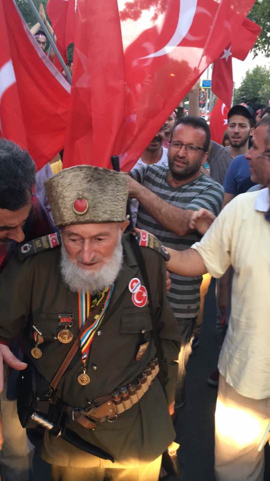 Kudeta Gagal - mantan tentara dukung erdogan