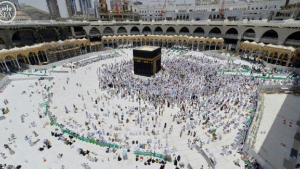 Gubernur Makkah Perintahkan Area Tawaf Kosong Dari Calon Jamaah Haji Yang Bersembahyang