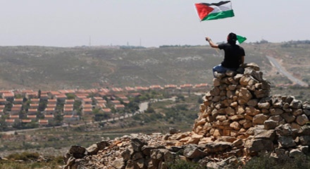 Jamaah Sholat Jum'at di Tepi Barat Langsung Keluar saat Penasihat Presiden Palestina Naik Mimbar, Kenapa?