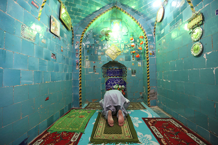 Wadi Salam - mushola di dekat makam yang diperkirakan ALi bin Abi Thalib