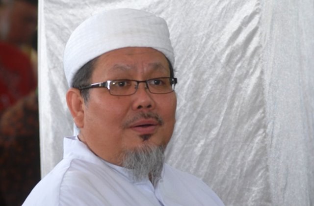 Wasekjen MUI: Cina di Indonesia sudah jadi Kompeni Belanda, mereka pakai tangan aparat. Saya tidak terima, meskipun saya Cina!