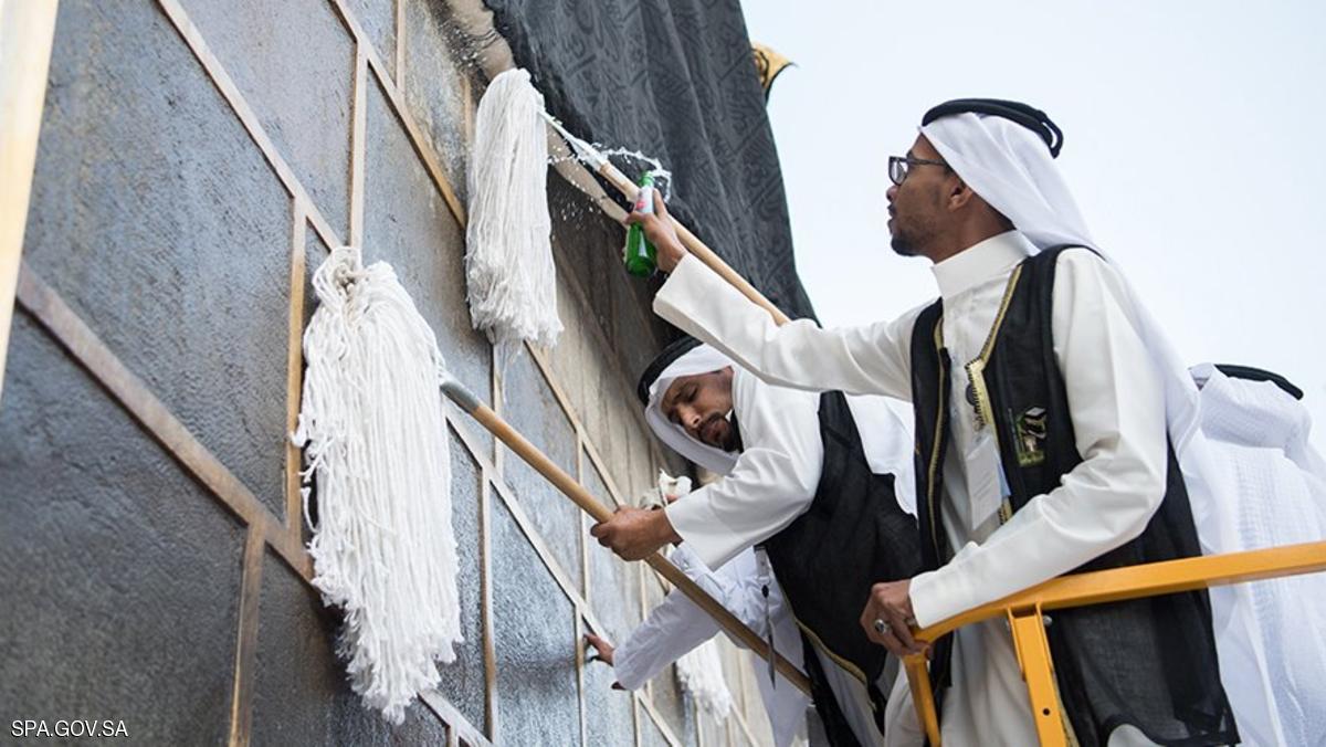 Prosesi Penggantian Kain Kiswah Ka’bah