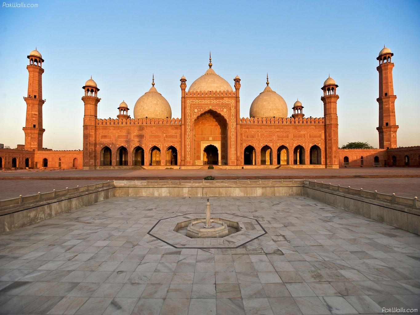 masjid-besar-masjid-badshahi-2