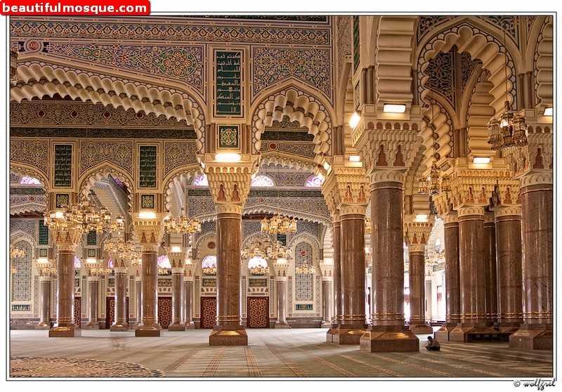 masjid-terbesar-masjid-saleh-yaman-bag-dalam