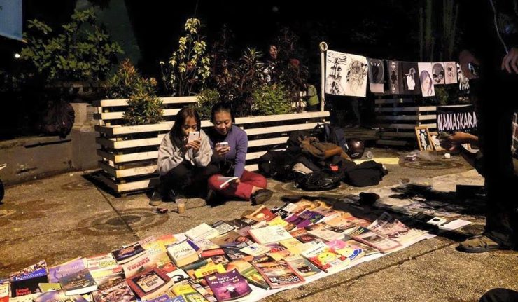 Lho? Puluhan Anggota TNI Bubarkan Perpustakaan Jalanan di Bandung
