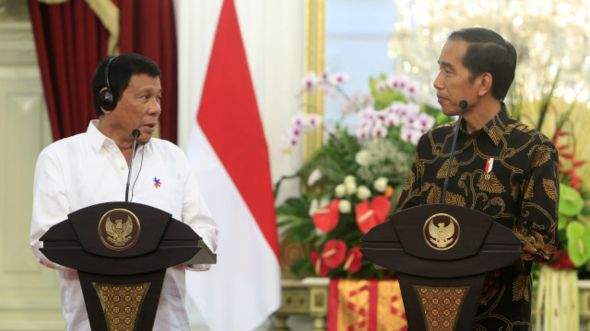 Duterte: Kalau Gagal Berangus Korupsi 6 Bulan, Bunuh Saya! (Jokowi Berani Gak?)
