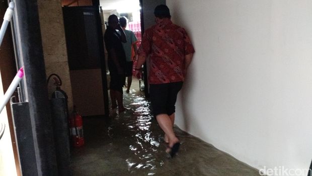 Warga DKI: Kantor Ahok Aja Banjir, Gimana Mau Ngurus Rumah-Rumah Warga?