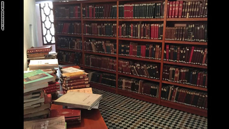 qarawiyyin-library-koleksi-sebagian-buku