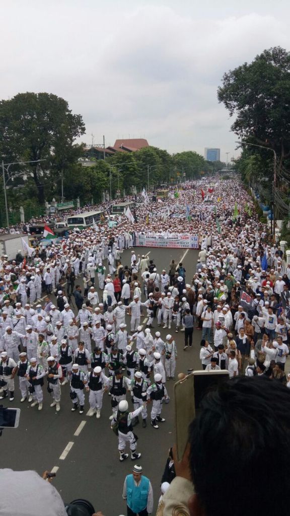 Walau Pesertanya Mencapai Sejutaan, Aksi Tangkap Ahok Berakhir Damai, Kapolri dan Pangdam Apresiasi