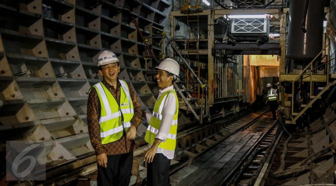 Jokowi-Ahok Tertawa Bersama Tinjau LRT Setelah Gusur Bukit Duri