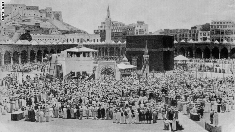 18th July 1889: Crowds gathered on a pilgrimage at the Kaaba, the birthplace of Mohammed, Makkah. (Photo by Hulton Archive/Getty Images)