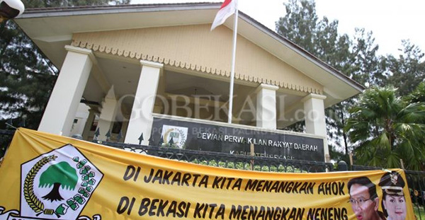 Lho, Spanduk Ahok Bertebaran di Bekasi?