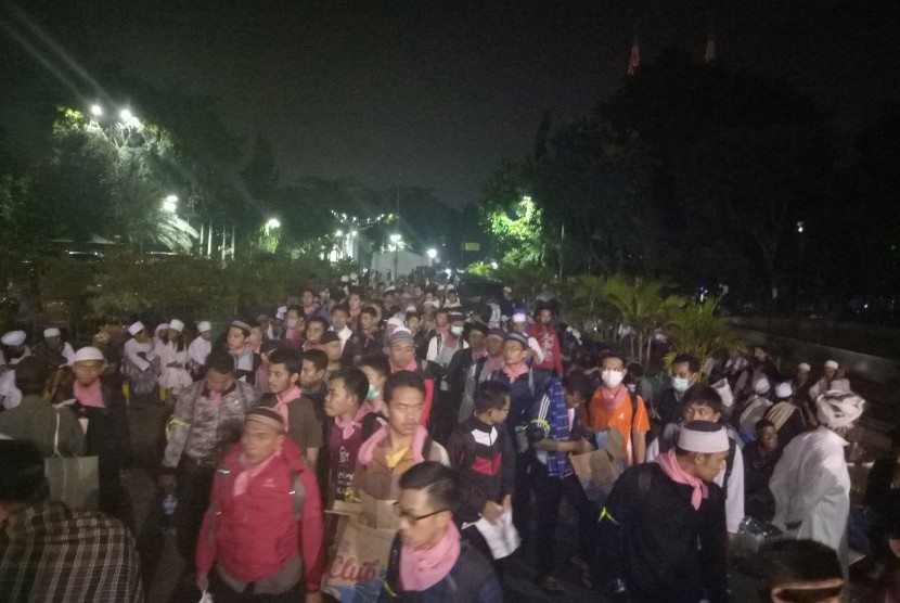 Lautan Umat Islam Mulai Padati Istiqlal, Takbir dan Shalawat Bergema