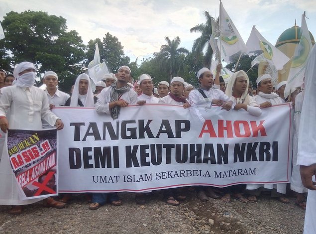Nanik S Deyang: Nangis Saya Terima Foto-foto Teman Muslim dari Berbagai Daerah yang Saat Ini Menuju Jakarta