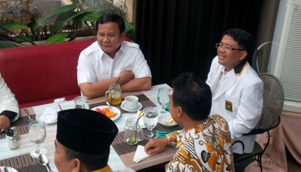 Malam-malam Prabowo Datangi Markas PKS, Ada Apa ya?