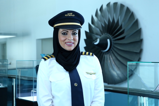 Mendengar Suara Adzan, Pilot Ini Akhirnya Bersyahadat